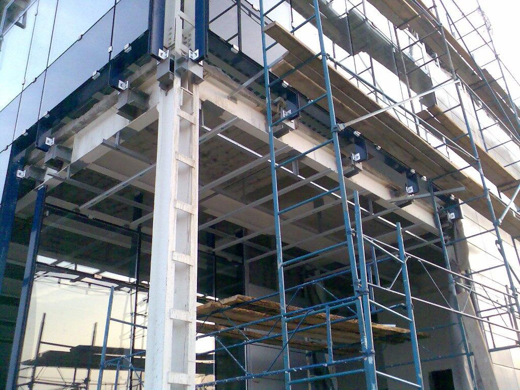 Tayyor yuki ko‘taruvchi konstruktsiyaga — bino karkasi, metall karkas va boshqalarga — quyidagi me’yoriy hujjatlarga rioya qilinishi shart: SNiP III‑4‑80 (ayniqsa, 12 va 15 bo‘limlar), SNiP 12‑04‑2002 (ayniqsa, 8, 10, 11 bo‘limlar), GOST 30971‑2002.